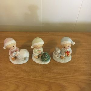 Homco precious  moments  Christmas figurines